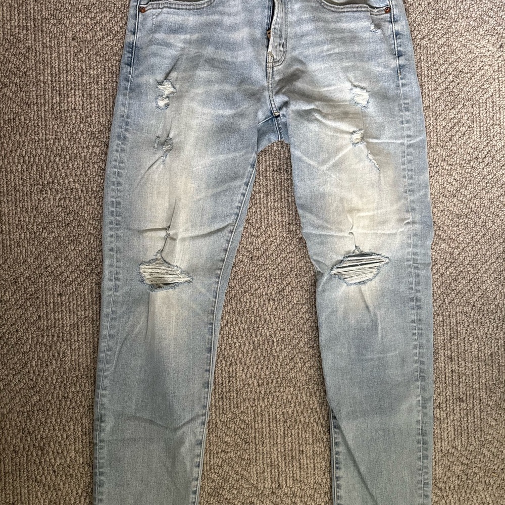 American Eagle Outfitters Men's Light Blue Distressed Skinny Jeans
